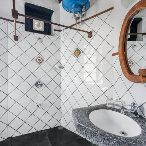 סוויטה, Rokeby Manor