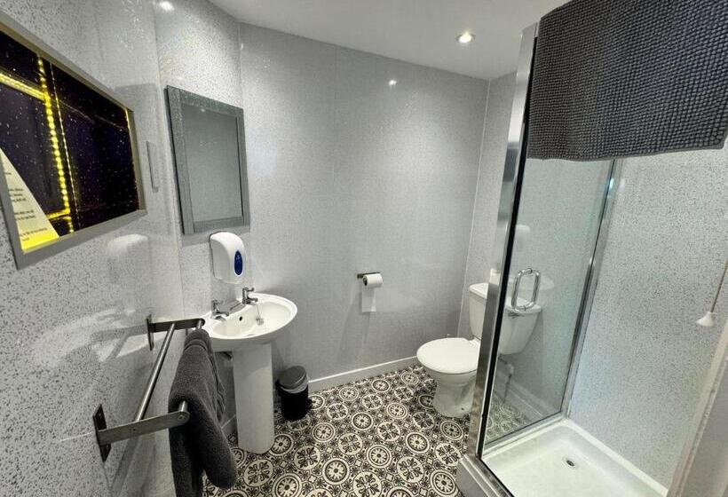 اتاق خانوادگی با چشم‌انداز دریا, The Jubilee Hotel West  With Spa Facilities