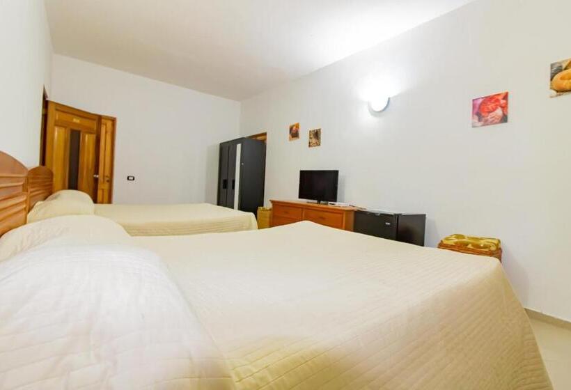 스탠다드 스튜디오, Villa Capri