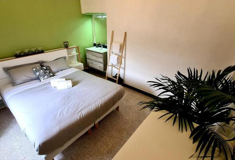 غرفة قياسية حمام مشترك, Lou Mouli Di Baou