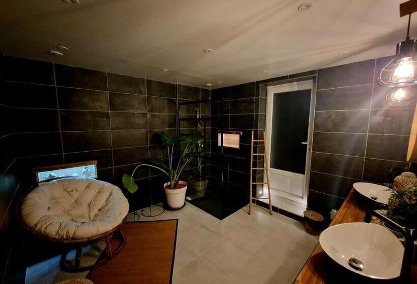 غرفة قياسية حمام مشترك, Lou Mouli Di Baou