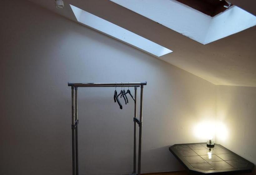 اتاق لوکس, Moonlıght Hostel