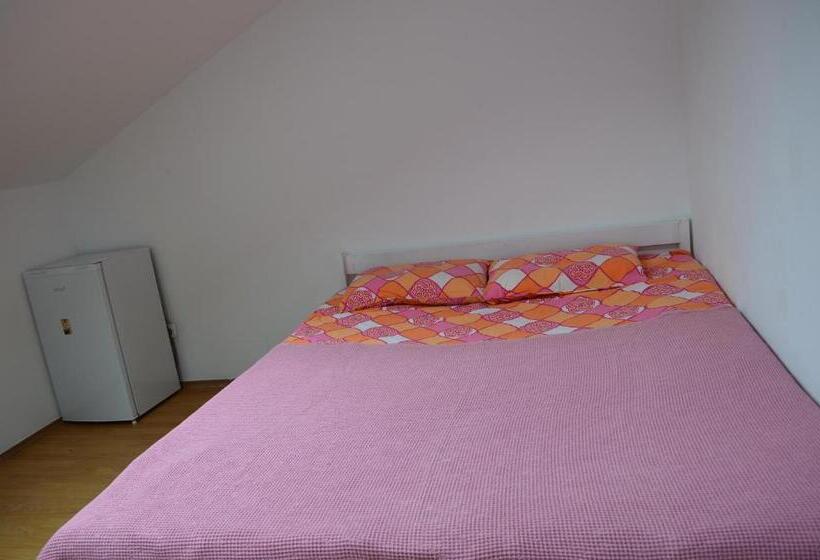 اتاق لوکس, Moonlıght Hostel