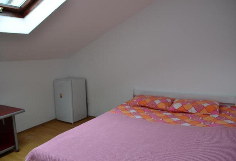 اتاق لوکس, Moonlıght Hostel