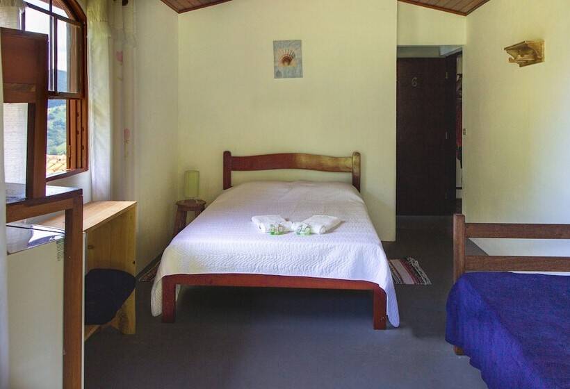 Quarto Triplo Estandar, Pousada Vitória