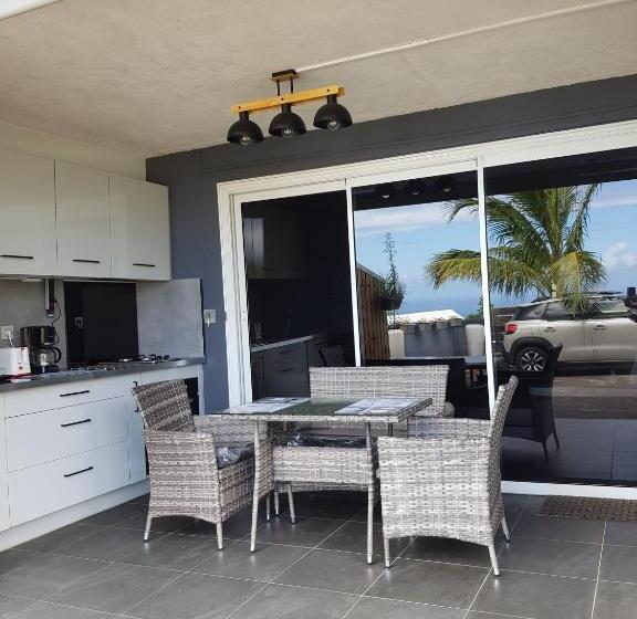 استودیوی استاندارد, Studio Très Bon Standing