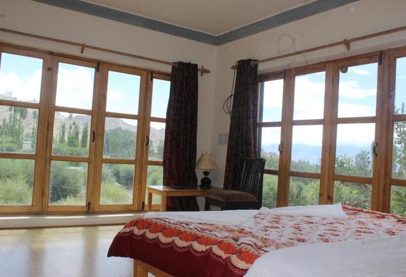 Camera Deluxe, Zeejeed Palace