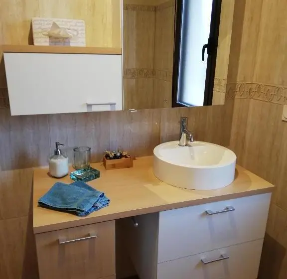 プールビュースタンダードルーム, B&b Casa Claví