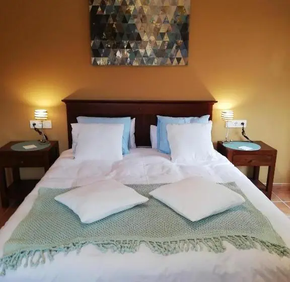 プールビュースタンダードルーム, B&b Casa Claví