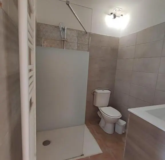 ガーデンビュースタンダードルーム, La Maison Des Romarins Chambres Cosy Climatisées Piscine Cuisine
