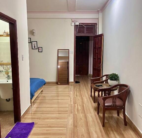 اتاق خانوادگی, Nấm Home