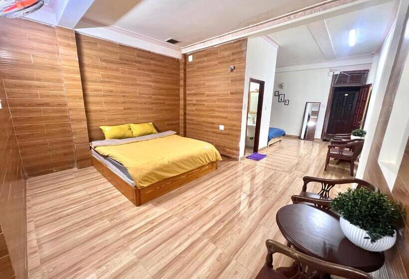 اتاق خانوادگی, Nấm Home