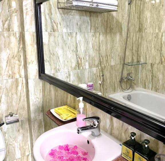 اتاق لوکس, Jade