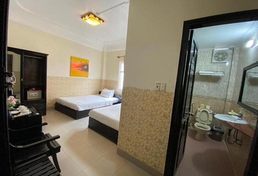 اتاق استاندارد سه نفره, Jade