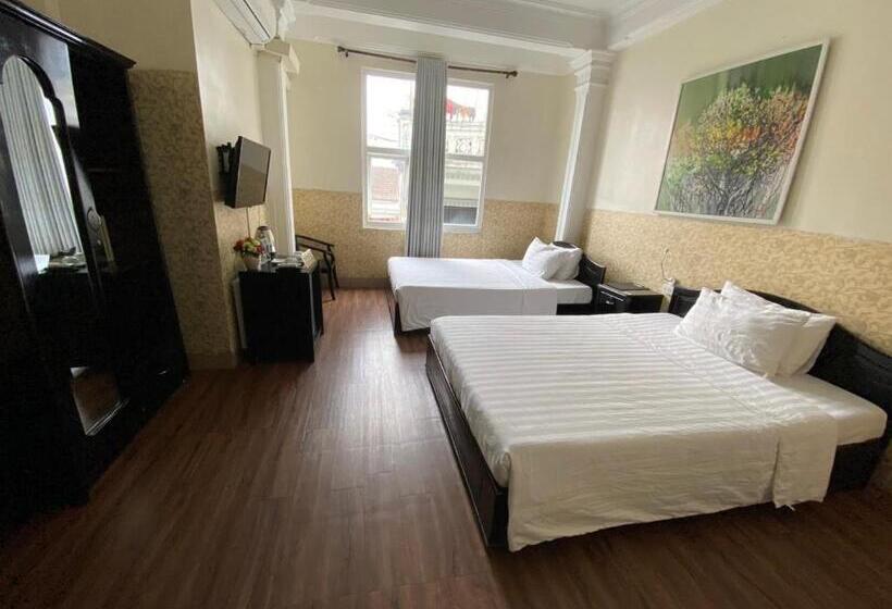 اتاق خانوادگی, Jade