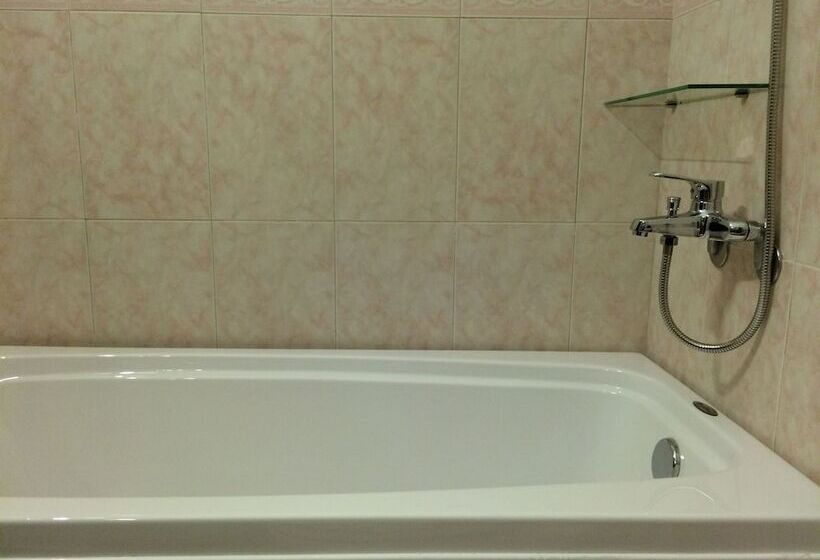 اتاق لوکس, Jade