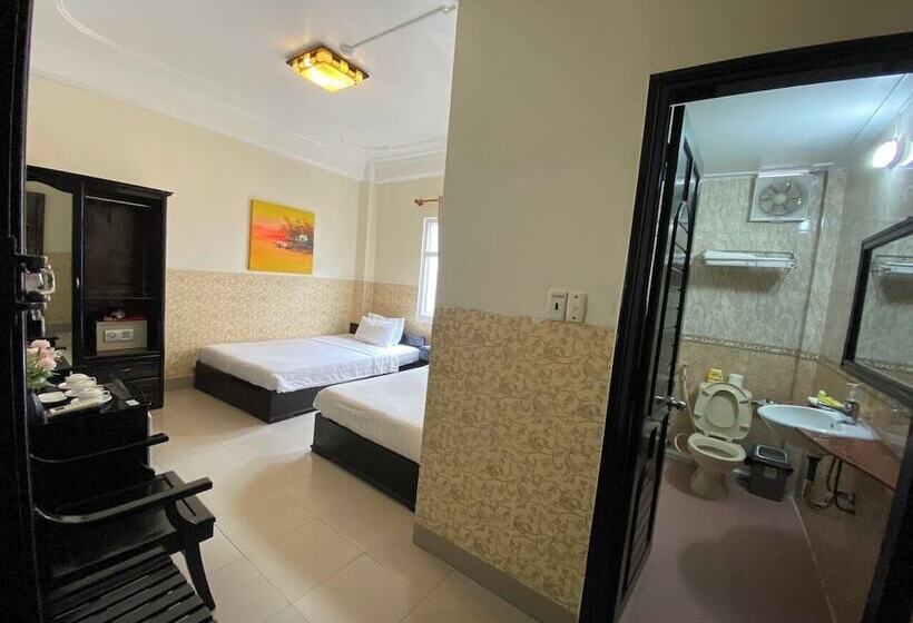 اتاق خانوادگی, Jade