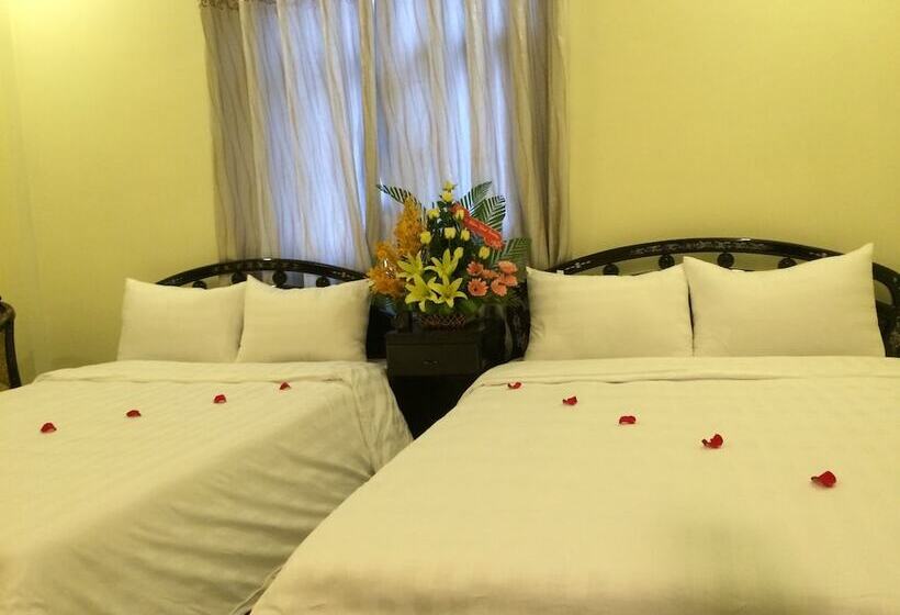 اتاق خانوادگی, Jade