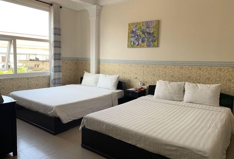 اتاق خانوادگی, Jade