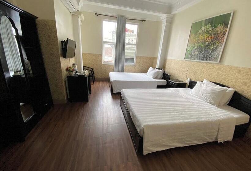 اتاق خانوادگی, Jade