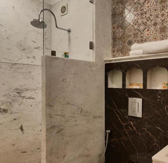 اتاق خانوادگی, Laxmi Palace Heritage Boutique