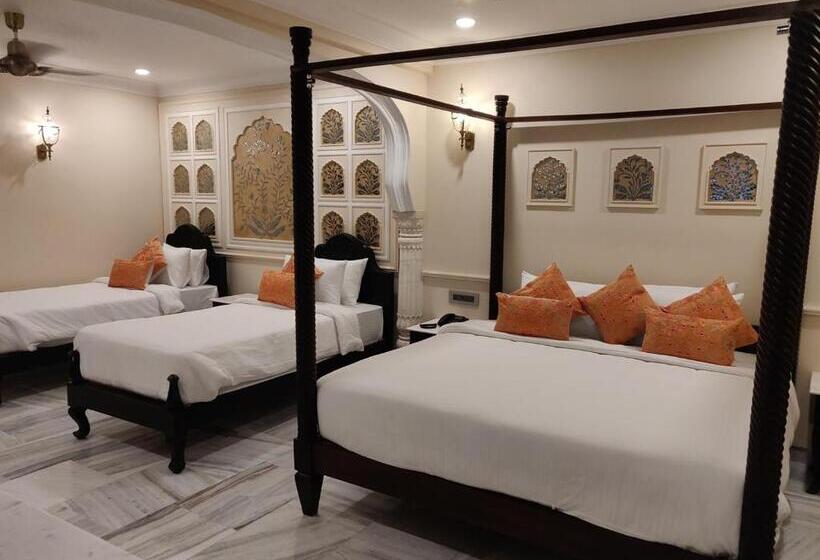 اتاق خانوادگی, Laxmi Palace Heritage Boutique