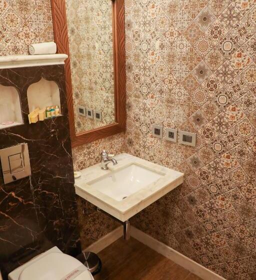 سوییت خانوادگی, Laxmi Palace Heritage Boutique