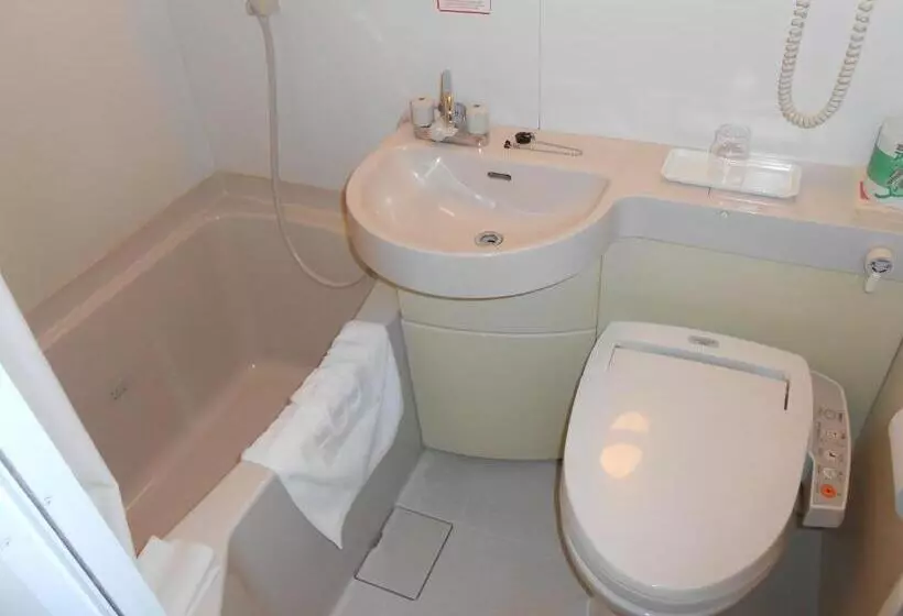 ダブルベッドのベーシックルーム, R&b Hotel Umeda East