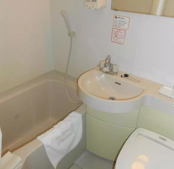 ダブルベッドのベーシックルーム, R&b Hotel Umeda East