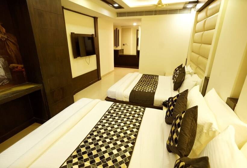 Семейный Номер, The Singh Empire, New Delhi