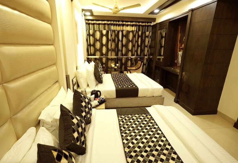 Семейный Номер, The Singh Empire, New Delhi