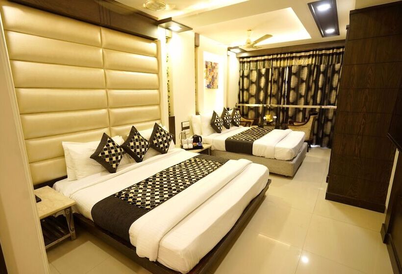 Семейный Номер, The Singh Empire, New Delhi