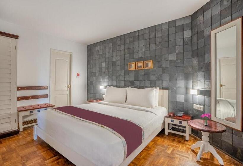 프레스티지 스위트, Sterling Kodai Lake