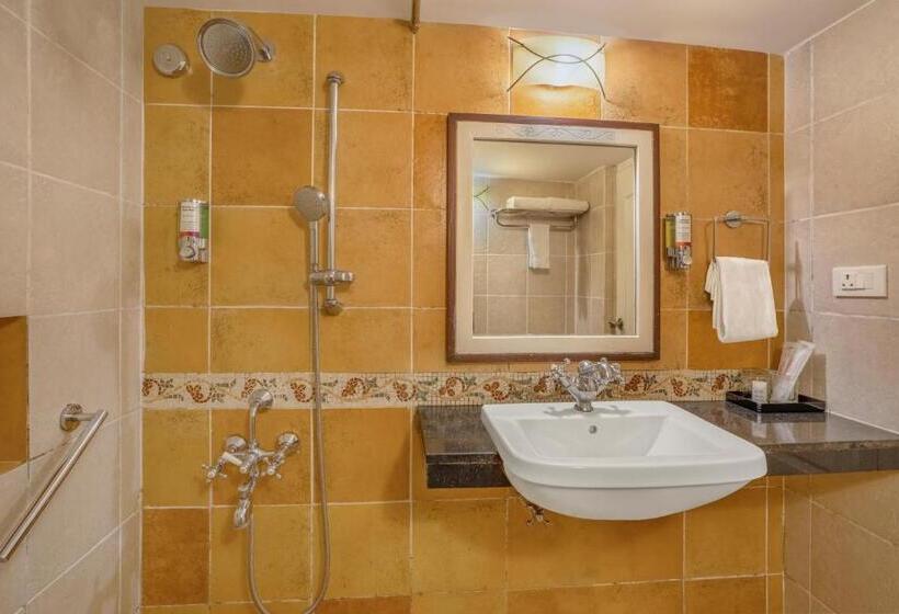 프레스티지 스위트, Sterling Kodai Lake