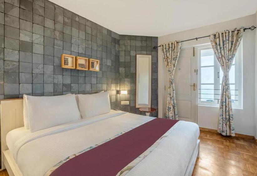 프레스티지 스위트, Sterling Kodai Lake