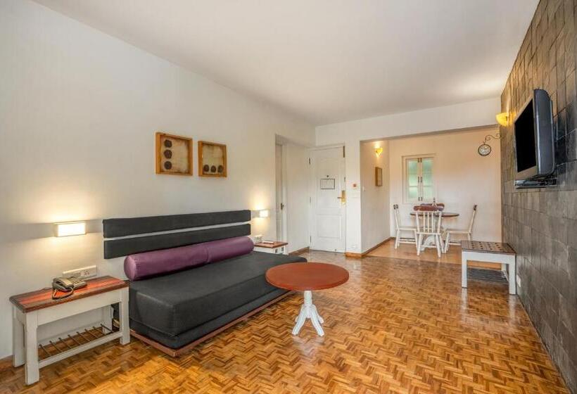 프레스티지 스위트, Sterling Kodai Lake