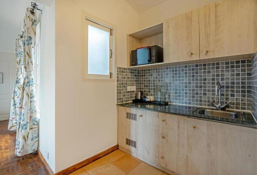 패밀리 스위트, Sterling Kodai Lake