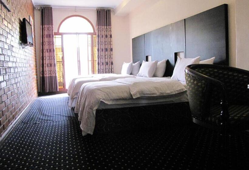 اتاق استاندارد سه نفره, Stipp Hotel Gisenyi
