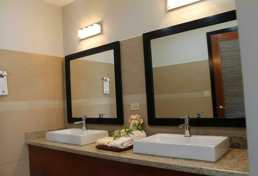 חדר דחוקס עם מיטת קינג, The Haven   Hotel & Spa, Health And Wellness Accommodation   Adults Only