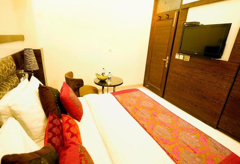 Номер Deluxe, The Singh Empire, New Delhi