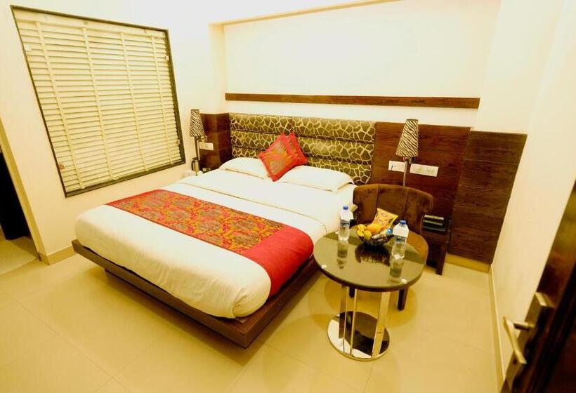 Номер Deluxe, The Singh Empire, New Delhi