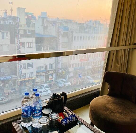 Трехместный Номер Superior, The Singh Empire, New Delhi