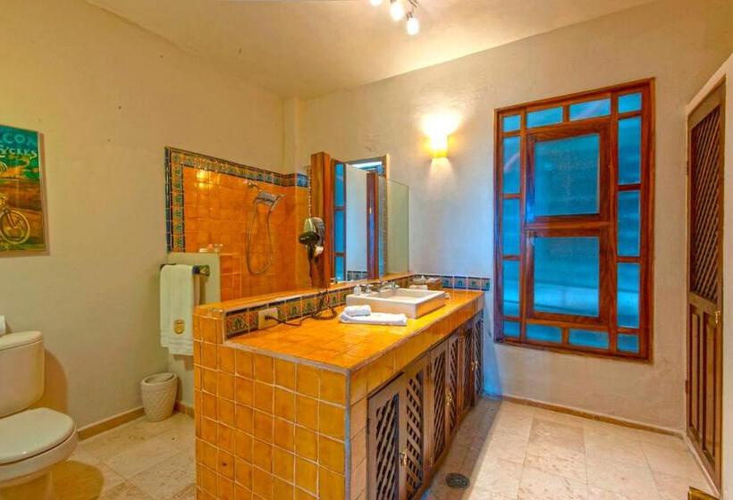 四卧套房, Vallarta Shores Beach