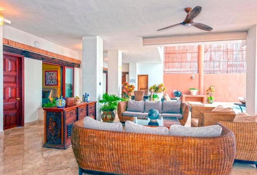 四卧套房, Vallarta Shores Beach