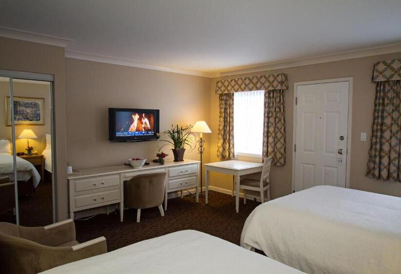 带2个双人床的标准工作室, Glenwood Inn & Suites