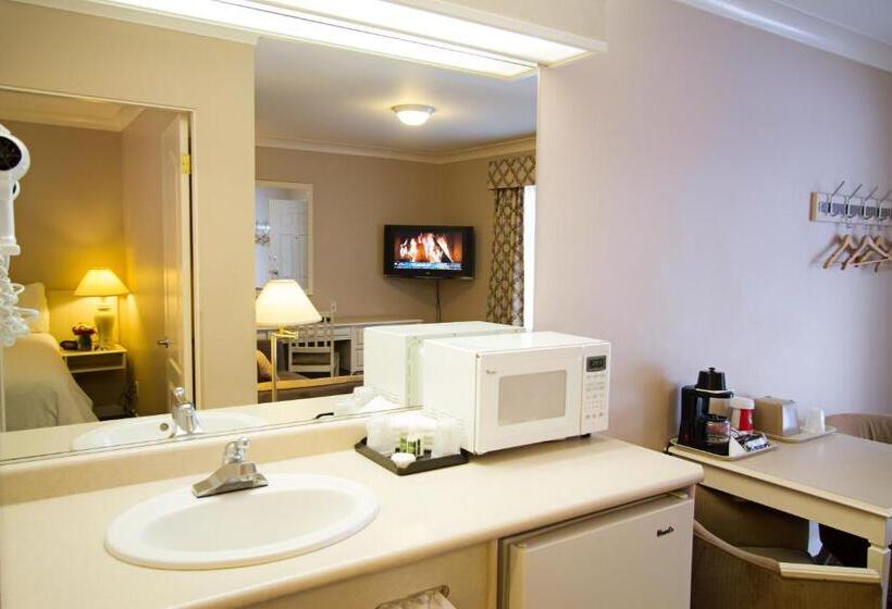 キングサイズベッドのスイートルーム, Glenwood Inn & Suites