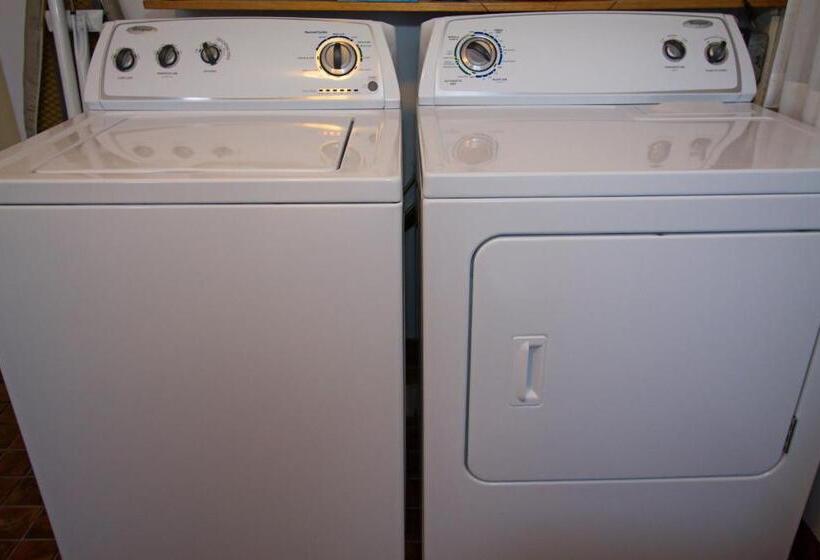 スリーベッドルーム　ヴィラ, Glenwood Inn & Suites