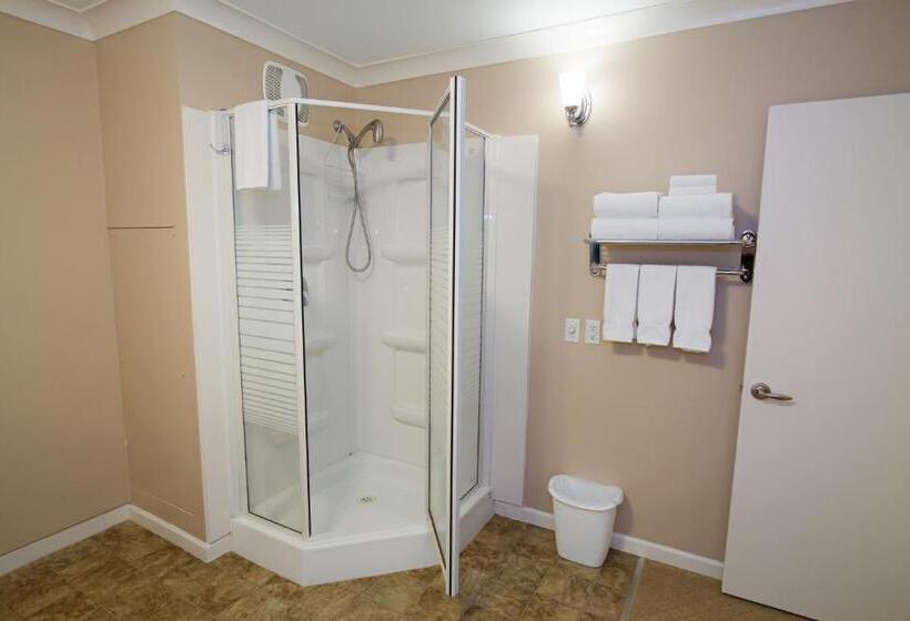 スリーベッドルーム　ヴィラ, Glenwood Inn & Suites