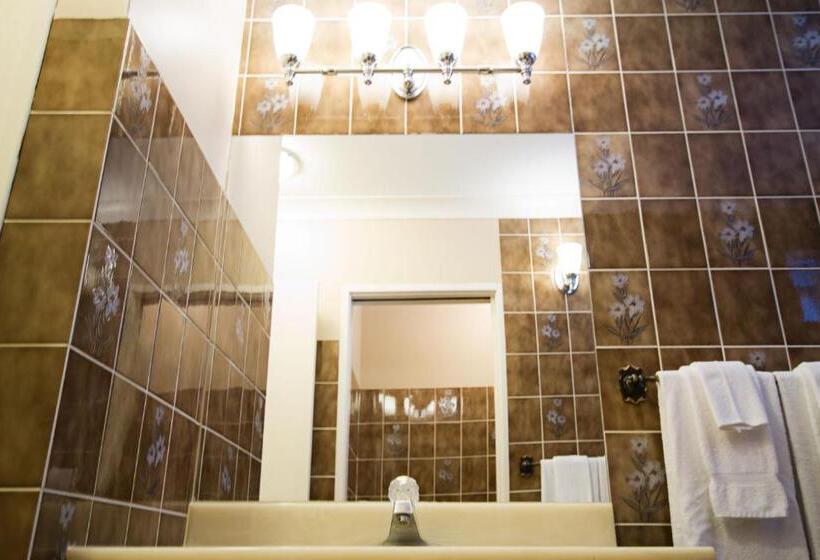 スリーベッドルーム　ヴィラ, Glenwood Inn & Suites