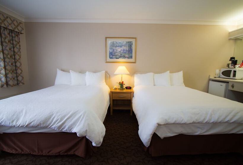 带2个双人床的标准工作室, Glenwood Inn & Suites